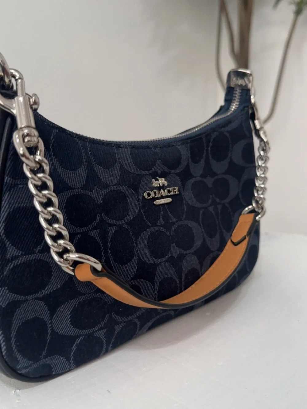 COACH Teri Shoulder Bag In Signature Canvas Denim ( New)
